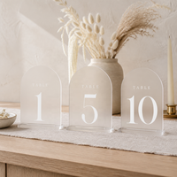 Numéros de table de mariage en acrylique doré, miroir, simples et élégants, en forme d'arche, 1 à 10, supports de 5x7 pouces, porte-panneaux en arc pour réception