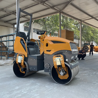 Compacteur à double tambour ST1500 haute performance 1.5T avec force d'excitation de 18KN pour la construction routière