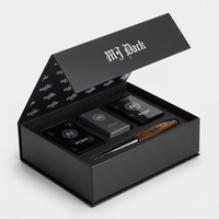 Tarjetas de juego magnéticas negras Cajas de cartón rígido Imán reciclable Tarjeta de intercambio Caja de regalo de papel con logotipo personalizado