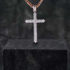 Colgante de Plata de Ley 925 con Moissanita VVS, Pequeño Colgante de Cruz, Moissanita con Efecto Hielo, Pasa el Test de Diamantes, Joyería, Accesorio de Moda - Product Image 4