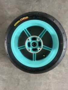 Ruedas Delanteras y Traseras Premium de 12 Pulgadas para Motocicleta Super, con Engranajes y Piñones, Neumático de Alto Rendimiento - Product Image 2