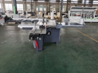 Scie à table coulissante de haute précision à levage électrique 45 °   Machine à découper le bois inclinable pour le traitement des panneaux de placage MDF