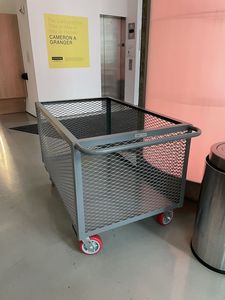Chariot à plateforme industriel pivotant, nouveau modèle haut de gamme OEM/ODM, en métal chromé, installation pivotante, marque vietnamienne - Product Image 4