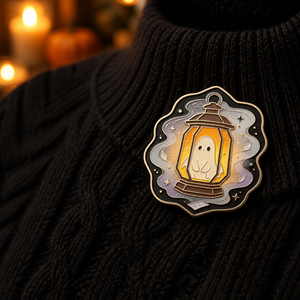 Maßgefertigte Antike Moderne Design Goldplattierte Zinklegierung Weiche Emaille Geisterlaterne für Halloween-Geschenk - Product Image 4