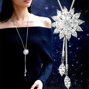 Mode Temperament Kleding Accessoires Lange Trui Keten Hanger Ketting Kristal Bloem Kwastje Ketting - Product Image 1