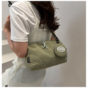 Bolso bandolera versátil para <span class=keywords><strong>el</strong></span> día a día, hecho de suave piel sintética <span class=keywords><strong>con</strong></span> mini bolsa extraíble, ideal para ropa informal y de oficina. - Product Image 4