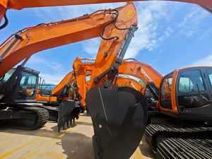 รถขุดตีนตะขาบ DEVELON DX400 ขนาด 42.1 ตัน สำหรับงานเหมืองหนัก พร้อมมอเตอร์เกียร์บ็อกซ์ รับประกัน 1 ปี สำหรับงานขุดหินแข็ง งานขนถ่ายวัสดุหนักในเหมือง - Product Image 3