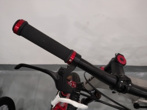 Bicicleta deportiva de una sola velocidad de alta calidad para niños de 7 a 10 años con frenos de disco Horquilla de acero Pedales de buena calidad - Product Image 4