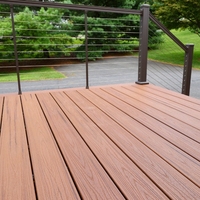 Plancher extérieur en WPC résidentiel 140x23mm, aspect bois, résistant à l'humidité, pour usage domestique