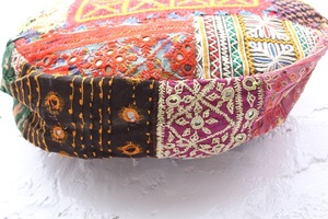 Hermosas Bolsas Banjara, una Fusión de Tradición y Estilo Boho Moderno, Bordado Tribal Auténtico y Trabajo con Espejos para Mujer - Product Image 5