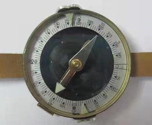 นาฬิกาข้อมือ<span class=keywords><strong>เข็มทิศ</strong></span>นาฬิกาข้อมือประเภทอลูมิเนียมพร้อมสายรัดข้อมือสำหรับทิศทางการเดินป่ากลางแจ้ง - Product Image 2