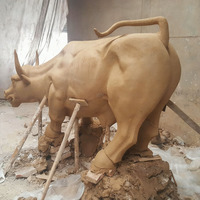 Une statue de taureau en bronze grandeur nature pour la décoration de jardin extérieur à Chicago