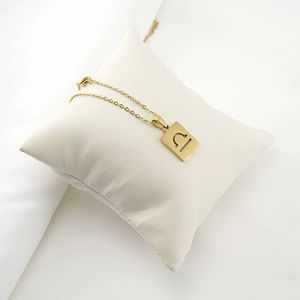 Ciondolo Vintage all'Ingrosso con Segno Zodiacale, Placcato Oro 18K, in Acciaio Inossidabile Antiossidante, Gioielli per Donne - Product Image 2