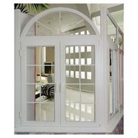 Fenêtre à battant en PVC Prima personnalisée avec finition bois et quincaillerie de haute qualité pour villa traditionnelle en Europe