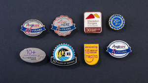 Juego de Broches Esmaltados al por Mayor |   Pin Decorativo para Solapa, Accesorios de Ropa, Regalo de Cumpleaños, Navidad o Festividades para Niñas y Mujeres - Product Image 2