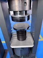 Máquina de prueba de compresión manual con pantalla digital 2000KN para cemento de hormigón Software de generación automática de metadatos incluido