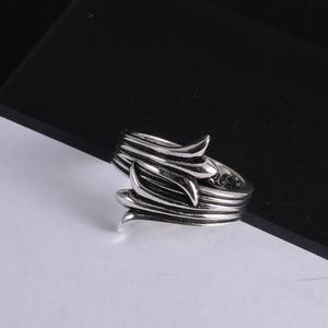 Anillo Cruzado Estilo Chrome Heart, Joyería Punk Hip Hop Vintage para Hombre y Mujer - Product Image 2