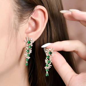 SGARIT Joyería Fina, Pendientes de Esmeralda Verde Muzo Natural de 3.32ct, Oro de 18K con Detalles de 104 Zafiros Blancos - Product Image 5