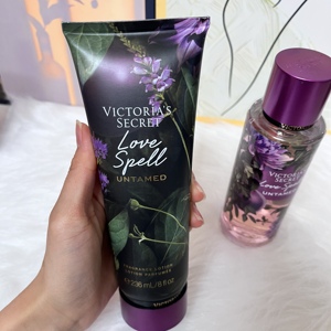 Spray Corporal <span class=keywords><strong>Victoria</strong></span>, Fragancia Original Floral, Spray <span class=keywords><strong>de</strong></span> Larga Duración, Splash Corporal, <span class=keywords><strong>Perfume</strong></span> Femenino <span class=keywords><strong>Victoria</strong></span>'s <span class=keywords><strong>Secret</strong></span> - Product Image 4