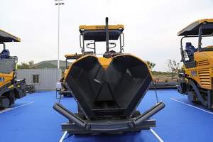 Prix de vente de la machine à asphalte XCM G RP453L 73,5 KW 4,5 M mini entièrement hydraulique à quatre roues motrices - Product Image 6