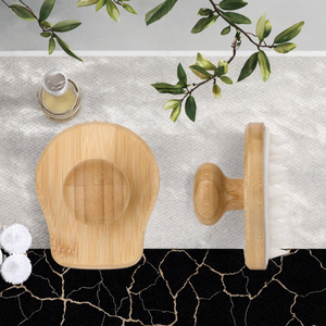 แปรงนวดผมเปียกและแห้งทำจากไม้ไผ่ ซิลิโคน และไม้ พร้อมคุณสมบัติกันน้ำสำหรับนวดหนังศีรษะ - Product Image 2