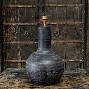 Base de lampe de table noire, design rustique rond en céramique, sans abat-jour, pour décoration vintage industrielle de chambre à coucher, salon, maison - Product Image 1