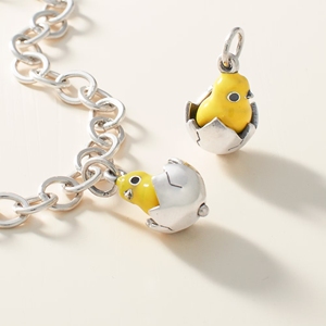 Colgante de Plata de Ley S925 de James Avery con diseño de Vida y Comida, Accesorio de Joyería DIY para Pulseras y Collares, Regalos Divertidos y Casuales - Product Image 4