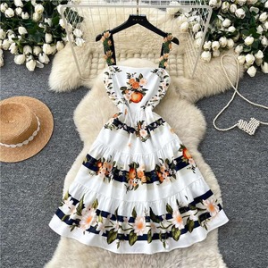 Robe midi décontractée pour femme, imprimé floral doux, dos nu, sans bretelles, sans manches, coupe ample, respirante, tissée, ourlet plissé, printemps - Product Image 1