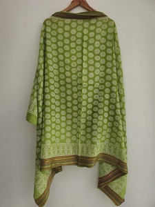 ผ้าปาเรโอผ้าฝ้ายพิมพ์ลายบล็อกทำมือ ผ้าพันคอ ผ้าคลุมไหล่ และผ้าดูปัตตา ผ้าเนื้อนุ่ม น้ำหนักเบา เป็นมิตรกับสิ่งแวดล้อม เหมาะสำหรับคลุมชายหาด - Product Image 4