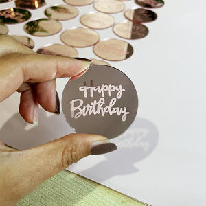Excelente Adorno de Disco Acrílico Redondo con Diseño de Pastel de Cumpleaños, con Acabado Dorado Brillante y Grabado Láser, para Decoración de Cajas de Regalo de Postres - Product Image 3
