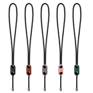 Vente en gros de lanière en cuir personnalisée pour <span class=keywords><strong>airpods</strong></span> Téléphone à <span class=keywords><strong>bas</strong></span> <span class=keywords><strong>prix</strong></span> Porte-clés en cuir Porte-badge pour carte d'identité Sangle de lanière pour téléphone portable - Product Image 1