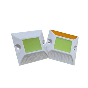 Tachuelas Reflectantes Fluorescentes para Carreteras, Luminosas y Autorefluentes, para Visibilidad Nocturna - Product Image 1