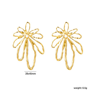 ต่างหูแฟชั่นดีไซน์ดอกไม้ ชุบทอง 18k สแตนเลสสตีล เครื่องประดับสำหรับงานปาร์ตี้ - Product Image 2