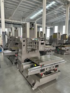 Centro de Mecanizado VMC1160 con Alimentación de Tres Ejes y Cargador de 24 Herramientas con Motor de Husillo de 15KW para Placas de Montaje Eléctrico - Product Image 4