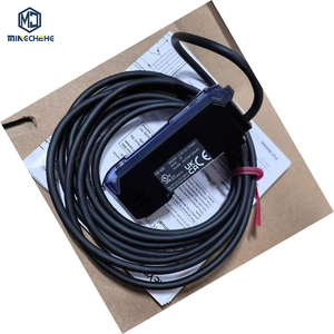 Capteur à fibre optique numérique KEYENCE FS-V31, série FS-V30, amplificateur à fibre optique, type de câble hôte NPN FS V31 - Product Image 1
