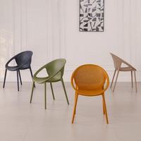 Chaise en plastique moulée d'une seule pièce, empilable, pour réception de mariage, directement de l'usine