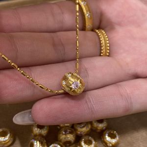 Collar de Plata de Ley S925 con Estrella Pequeña de Plata Cepillada y Diamantes de Colores, Colgante de Danubio, Collar de Moda Exclusivo - Product Image 1