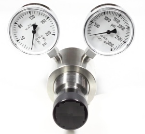 Regulador Manual Roscado con Brida SS316 con Manómetro de Alta Reducción para Tuberías de Gas y Agua - Product Image 1