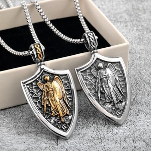 Collier pendentif Saint Michel Ange en acier inoxydable, forme bouclier, bijoux de mode pour homme, cadeau - Product Image 1
