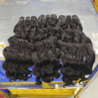 Fournisseurs de mèches de cheveux vierges bruts vietnamiens et cambodgiens provenant d'un seul donneur, Cheveux cambodgiens bruts bouclés avec cuticules alignées