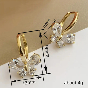 Orecchini a Farfalla per Donne, Graziosi Clip per Orecchie Scintillanti per Uso Quotidiano - Product Image 3