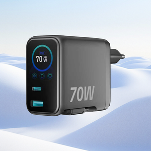 Cargador de Viaje Inteligente GaN con IA de Alta Potencia de 70 W, Mini Portátil, con Pantalla TFT y Cable Retráctil - Product Image 1