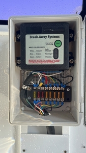 Standaard <span class=keywords><strong>3</strong></span> Paard Hoek Belasting Paard Float Zware Schuine Ontwerp Voor Stabiel Transport - Product Image 6