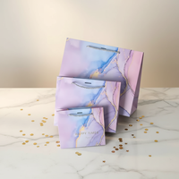 Boîte en papier rigide mate en gros d'usine, poignée personnalisable, logo couleur, matériaux recyclés haut de gamme pour l'emballage de cadeaux artisanaux