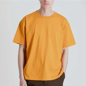 カスタムツーピースグラフィックTシャツTシャツショートセット夏の男性服2ピースパフプリンTシャツと男性用ショーツセット