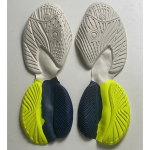 Semelles en caoutchouc durables en gros pour chaussures de sport sur terrain, idéales pour les marques de chaussures de tennis, de pickleball et de badminton - Product Image 4