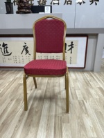 Chaise de conférence de banquet rembourrée moderne Tongli chaise empilée de Offre Spéciale pour manger le matériel en métal de restaurant pour le salon