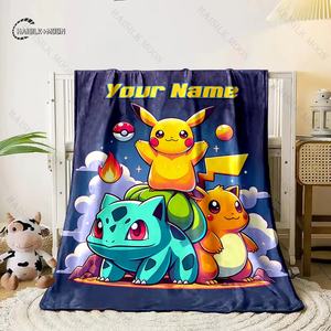 Manta estampada Poke-mon Charizard con nombre personalizado, multiusos para todas las estaciones, para siesta, camping, viajes, coche, sofá, lavable a máquina - Product Image 3
