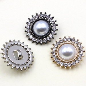 Nhà Máy Bán Buôn Hợp Kim Kẽm Mẹ của Ngọc Trai Thông Tư May Nút Kim Loại Bạc Rhinestone Nút Cho Quần Áo - Product Image 2