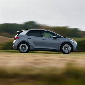 รถยนต์มือสอง/ใหม่ ปี 2026 รุ่น ID.<span class=keywords><strong>3</strong></span> พลังงานไฟฟ้าล้วน เกียร์อัตโนมัติ 5 ประตู 5 ที่นั่ง แบบแฮทช์แบ็ก แบตเตอรี่ 53.6 กิโลวัตต์ชั่วโมง กำลังไฟ 150-200 กิโลวัตต์ ระยะทางวิ่ง 401-500 กิโลเมตร พวงมาลัยซ้าย - Product Image 3